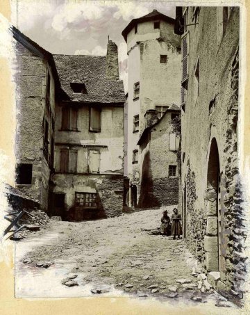 [Visite commentée] Conques hier et aujourd’hui : visite du village en image