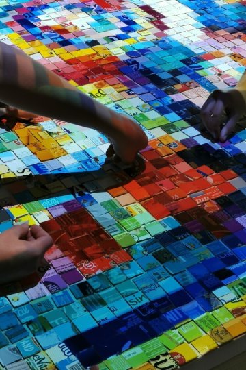Atelier participatif Carton-pixel avec la compagnie l minuscule