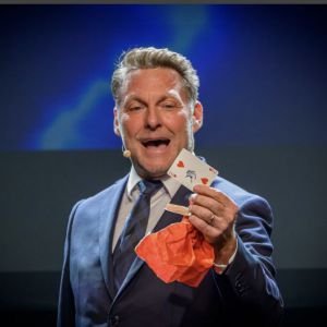 LARSENE - UN GENTLEMAN, MAGICIEN, MENTALISTE !