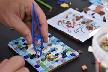 Atelier de coloriage libre et de mosaïque autour d’une œuvre de Rémy Callot