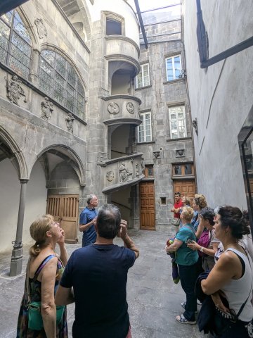 RIOM À TRAVERS LES ÂGES : BALADE HISTORIQUE