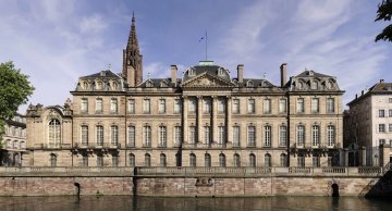 Atelier tout public dans la cour du Palais Rohan : Réalisation d'un petit bouquet de fleurs fraîches