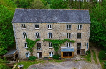 Portes Ouvertes au Moulin de Quilio, atelier de poterie et ancienne minoterie.