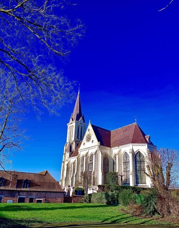 Exposition dans l'Église