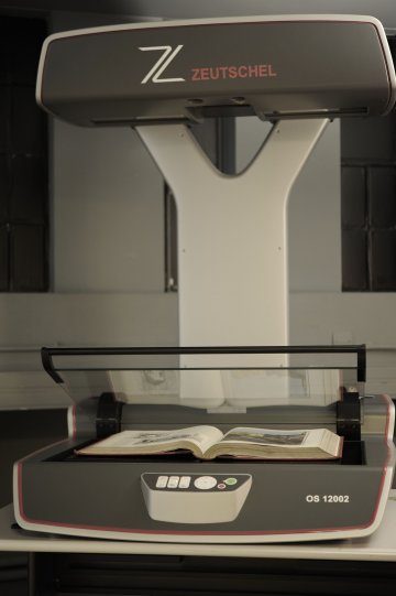 Visite du laboratoire de numérisation