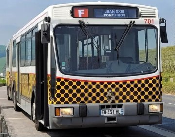 Parcours patrimonial guidé en bus : questions pour un rémois