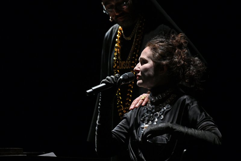 Anny Karénine (fille de) - CLAIRE DITERZI