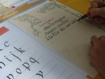 Plume en main : la calligraphie