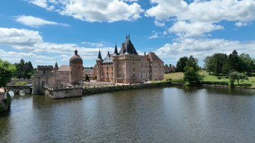 Visite des extérieurs et dépendances du château de La Clayette