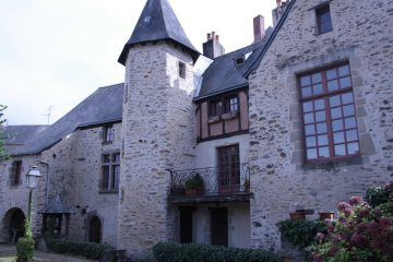 A COURS OUVERTES : BELLES DEMEURES DU CENTRE HISTORIQUE