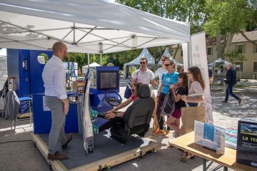 Démonstration : la force de l'eau en cas d'inondation
