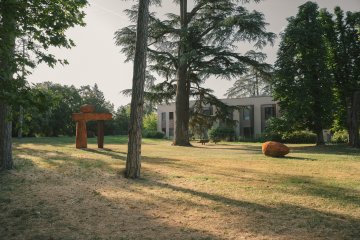 Découverte de l'œuvre mémorielle de Roland Cognet, sculpteur