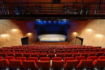 Visite des coulisses de la Maison du Théâtre