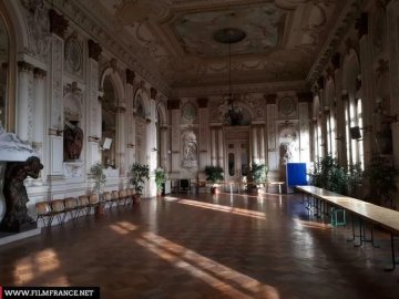Visite libre de l’Hôtel de Ville (péristyle bas et haut, Salle des Fêtes, Salle du Conseil)