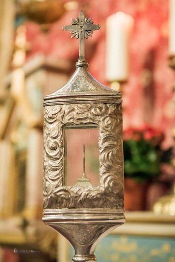 Présentation de la Sainte-Épine par la Confrérie de la Sainte-Épine de Libourne