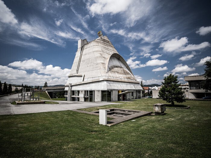Église Saint-Pierre de Le Corbusier