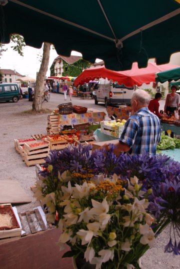 Marché traditionnel  et visite en calèche