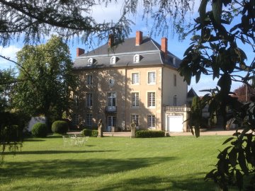 Un seul indice et ce petit château révèle enfin son histoire, du XVIIIe à nos jours