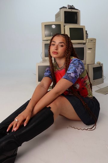 Ella eyre