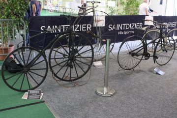 Exposition commentée de vieux vélos et vélos originaux