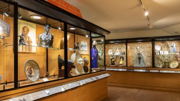 Visite de l'exposition permanente du Musée de la Faïence de Quimper