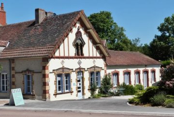 Visite des anciens bureaux de la tuilerie Perrusson
