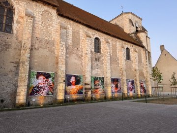 Découverte accompagnée des expositions extérieures