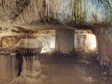 Visite libre de la grotte pétrifiante de Trôo