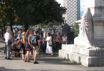 L'au-delà du féminisme, visite guidée au cimetière Saint-Roch par Anaïs Gui-Diby
