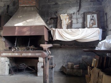 Visite exceptionnelle de la forge + de l'exposition d'oeuvres réalisées à partir de papiers peints du XIXe et XXe siècle