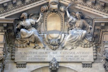 Le mémorial de l'incendie du Bazar de la Charité