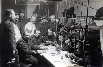 Atelier reconstitution d'une chambrée militaire