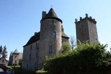 Balade libre à Sénergues : étape 1 à la tour du château