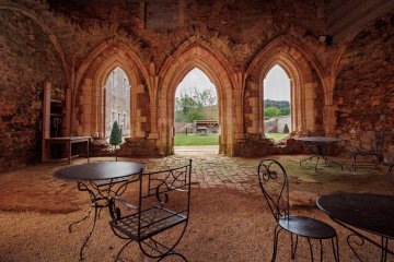 Visite guidée abbaye de Trizay (85)