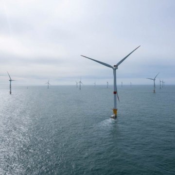 Visite en bateau du parc éolien en mer de Fécamp