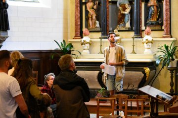Visite de l'église : les trésors cachés de la sacristie