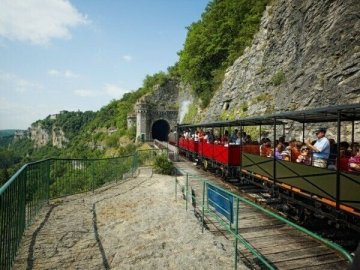 Explorez l'histoire du chemin de fer et embarquez pour une balade nostalgique en train
