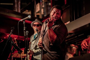 THE HYPNOTIKS — Chicago Soul feat. Athéna Mawuena & Wolfgang Valbrun