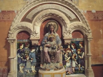 Visitez librement cette charmante église décorée