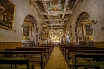 Découverte d'une chapelle remarquable avec un décor baroque du XVIIe siècle