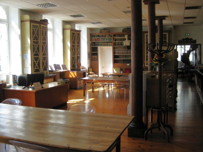 Visite de la bibliothèque patrimoniale Les Amours Jaunes