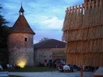 Visite de La Maison forte de Monbalen