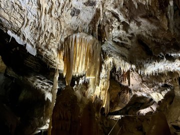 Visite guidée de la grotte de la Fileuse de Verre