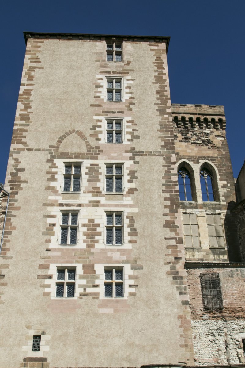 Découverte d'un espace du Château des ducs de Bourbon- La Mal-Coiffée