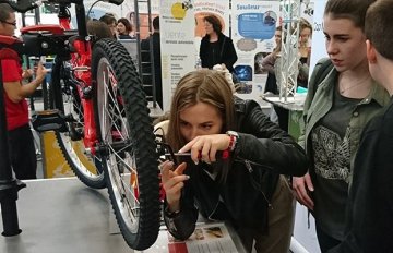 Parcours de découverte des métiers par le geste – Réparation automobile, du camion et du cycle