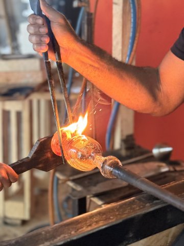 Découverte d’un atelier de souffleur de verre