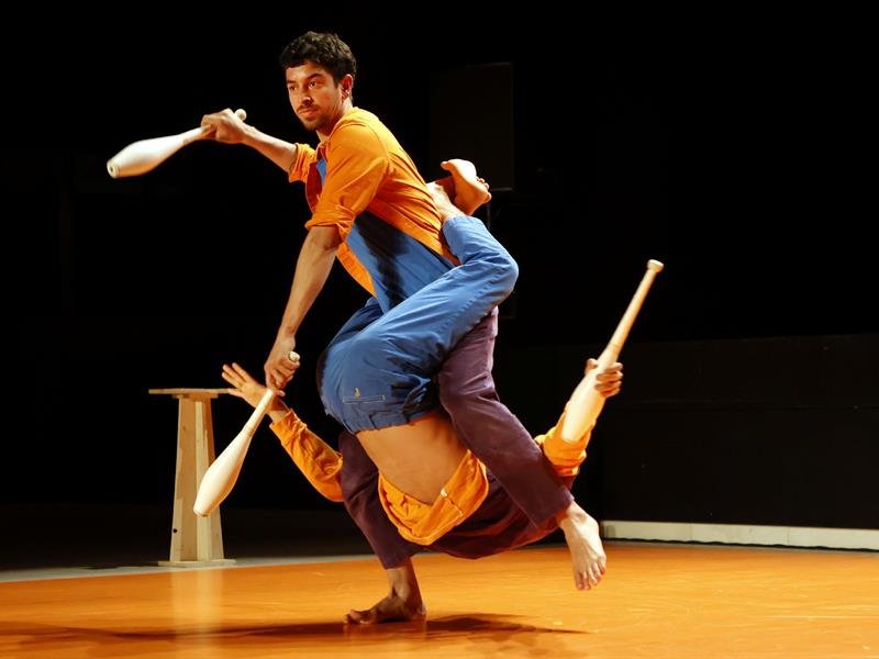 Specatcle de danse acrobatique - La fabuleuse histoire de BasarKus