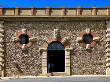 EXPOSITION - "TRAVEL COLORS"