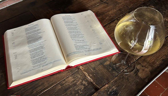 Vignobles en Scène : voyage sensoriel et spirituel au Domaine Clos Saint Jean