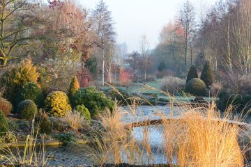 Visite  du jardin autour d'un Moulin à eau du XIXe siècle